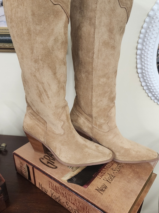 Oasis Society Shoes - Oasis Society Suede Boots in Tan — Classic Western-Style Heel